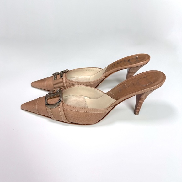 Vintage Dior tan leather pointed-toe mule heels with D buckle, size US 7 - Picture 3 of 8
